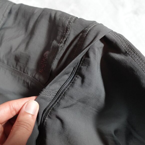 The North Face Convertible Hiking Pants Mens 2XL 28” Altered Length Gray READ! - Picture 4 of 13